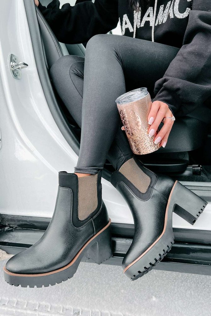 Zafrina Chunky Faux Leather Platform Bootie (Black) · NanaMacs