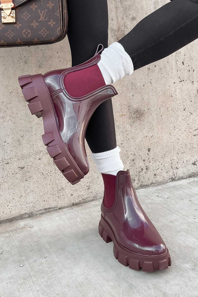 Doorbuster Walking In The Rain Lug Sole Chelsea Rain Boots (Burgundy P · NanaMacs
