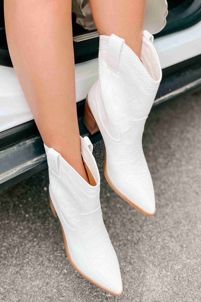 Nayli Western Billini Booties (White) · NanaMacs - Image 2