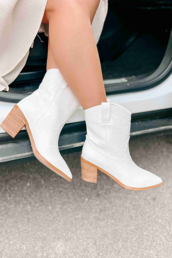 Nayli Western Billini Booties (White) · NanaMacs - Image 3