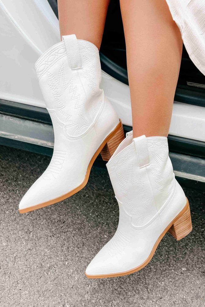 Nayli Western Billini Booties (White) · NanaMacs - Image 4