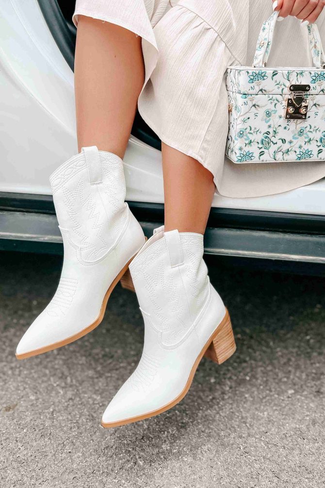 Nayli Western Billini Booties (White) · NanaMacs