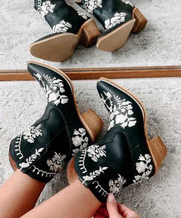 Little Bit Of Twang Floral Stitch Western Booties (Black) · NanaMacs