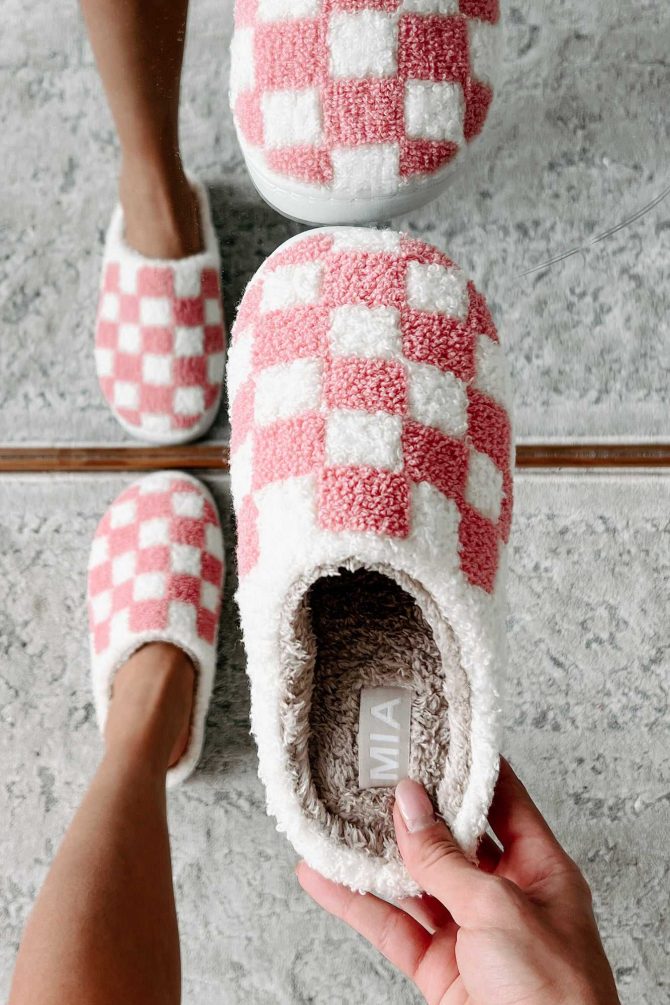 The Cozy Life Fuzzy Checker Slippers (Blush/Cream) · NanaMacs