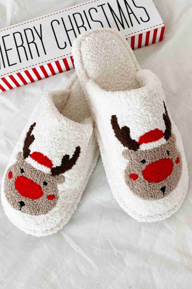 Hey Rudolph Fuzzy Reindeer Slippers (White/Reindeer) · NanaMacs - Image 3