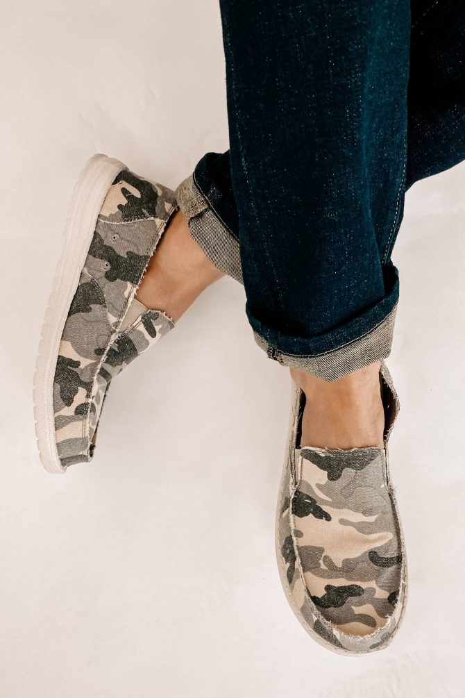 Jon Men's Very G Camo Raw Edge Slip-On Canvas Shoes (Grey Camo) · NanaMacs