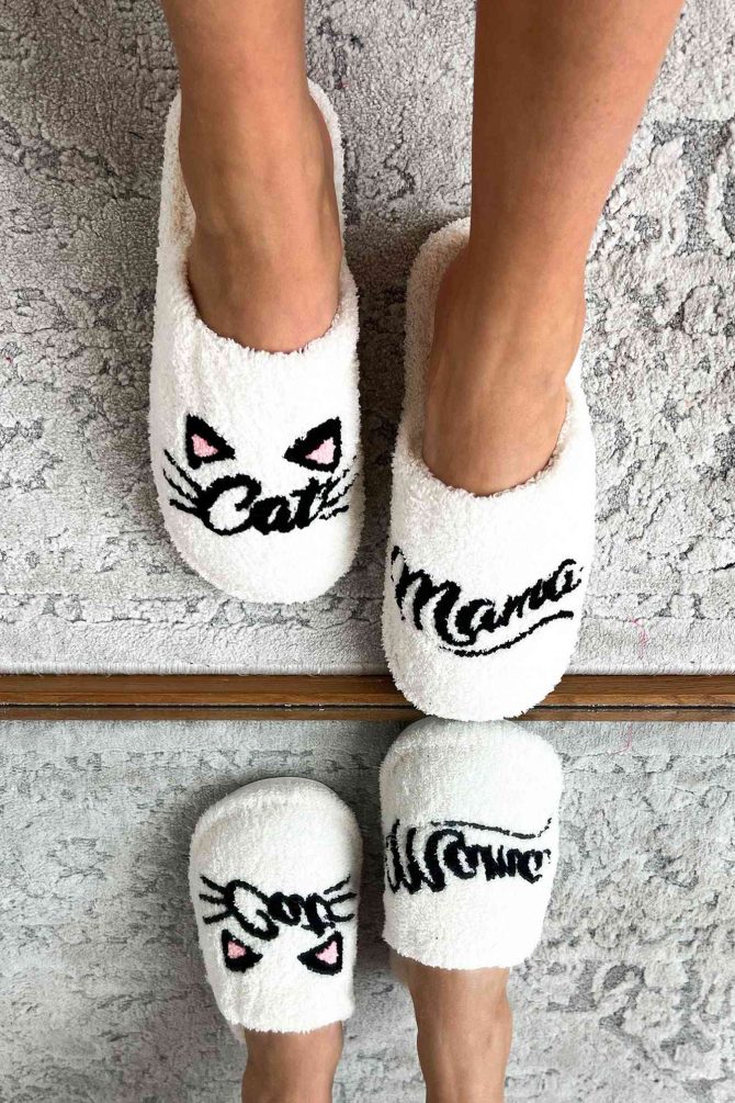 "Cat Mama" Fuzzy Slippers (White) · NanaMacs - Image 2