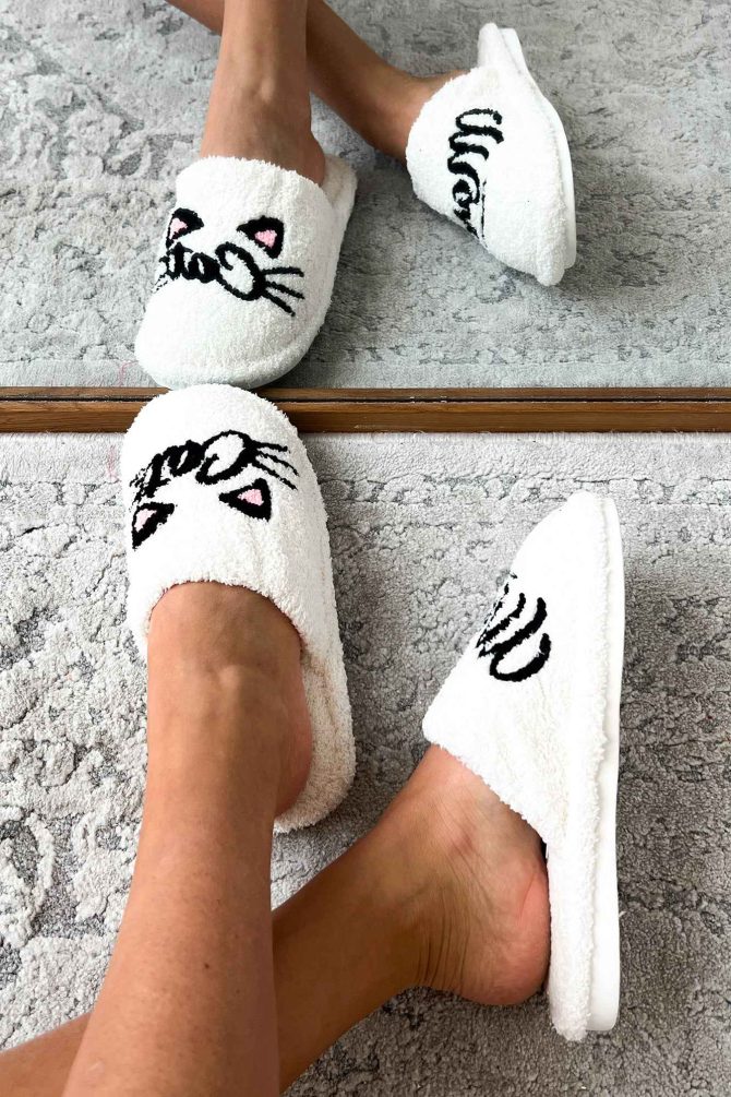 "Cat Mama" Fuzzy Slippers (White) · NanaMacs - Image 3