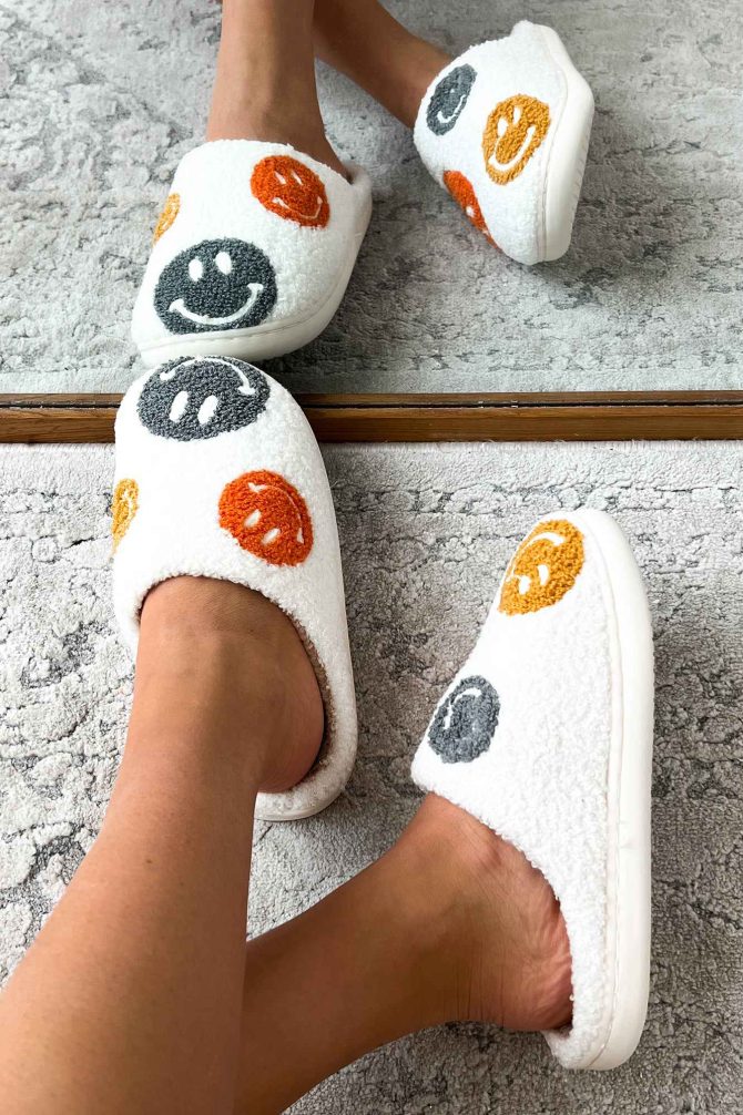 Lazy Day Essential Happy Face Slippers (White/Multi) · NanaMacs - Image 3