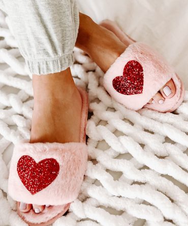 Sunday Snuggles Faux Fur Slide Slippers (Pink) · NanaMacs