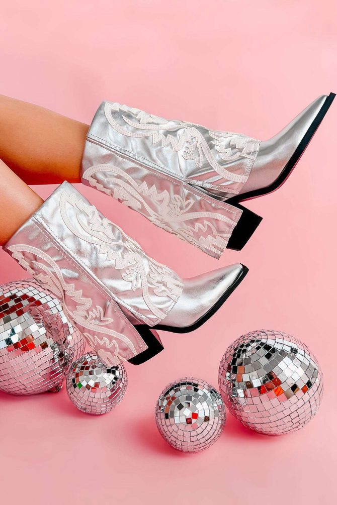 Esperanza Western Stitch Metallic Fold-Over Boots (Silver) · NanaMacs
